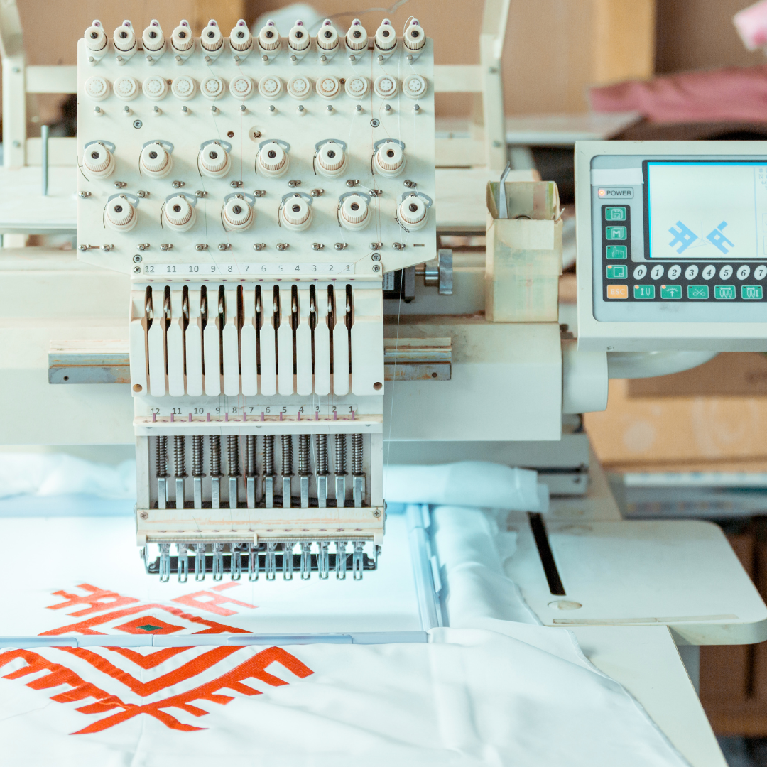 Broderie Personalizată: Prețuri și Opțiuni de Design Unic