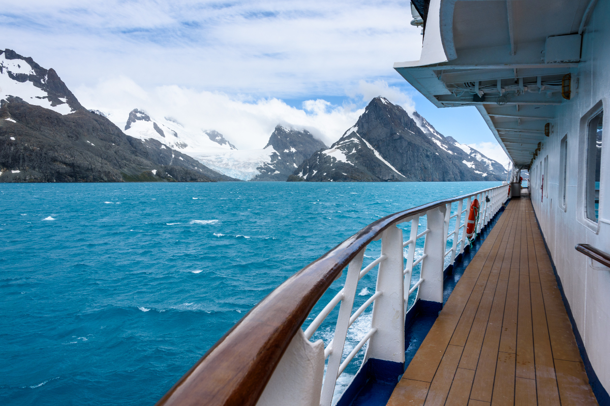 Croazieră Alaska, aventura spectaculoasă printre ghețari și peisaje sălbatice
